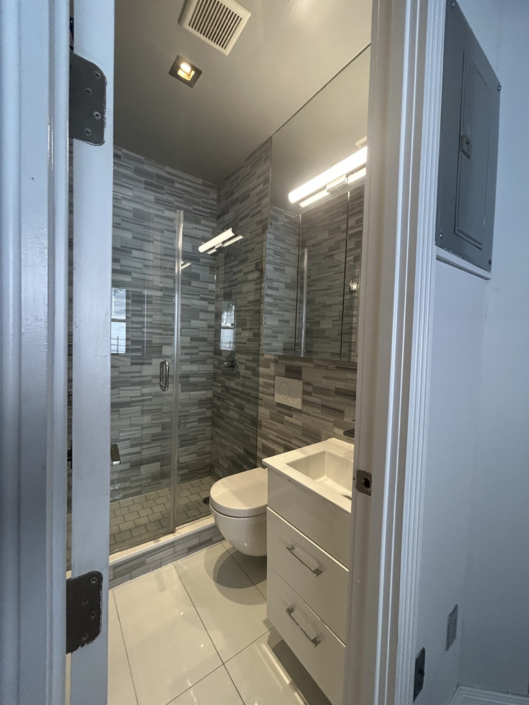 3rd Avenue/ East 13th Street - Photo 5