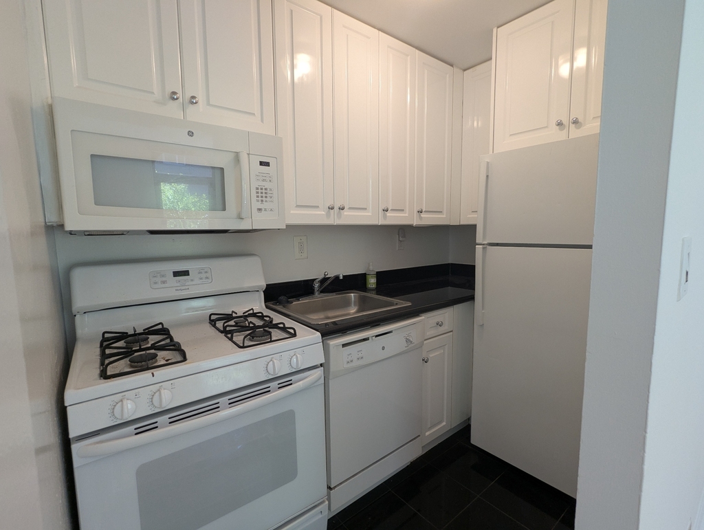 201 East 12th Street, New York, NY 10003 - Photo 2