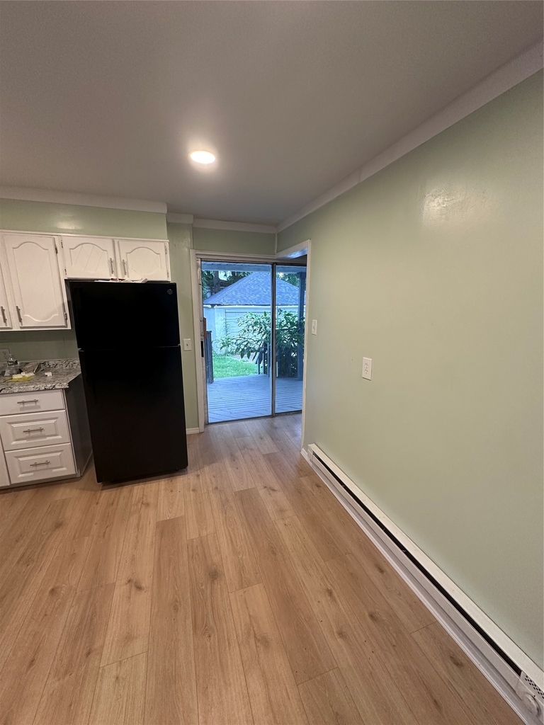 302 Squires Avenue - Photo 3