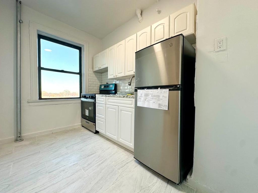 1544 Gillespie Avenue - Photo 4