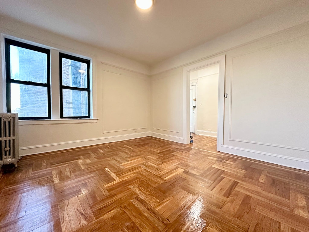 1544 Gillespie Avenue - Photo 2