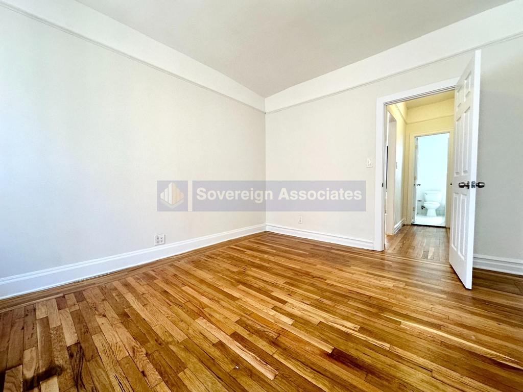 3105 Decatur Avenue - Photo 3