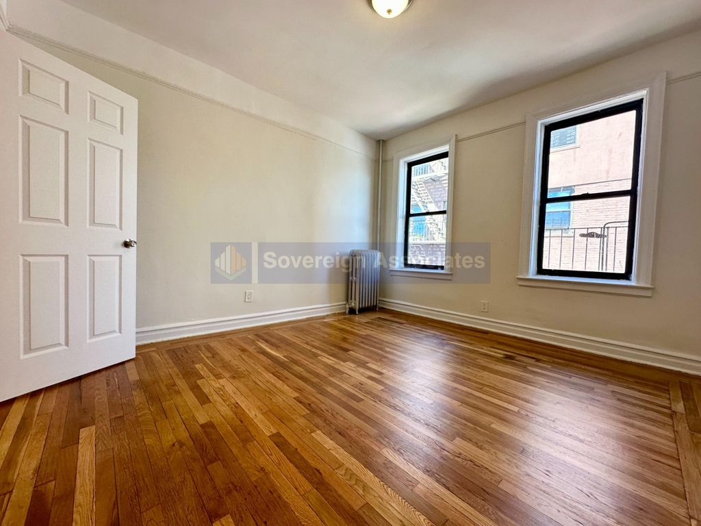 3105 Decatur Avenue - Photo 2
