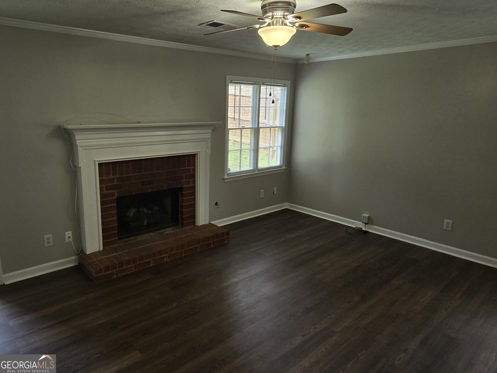 724 Jamie Way Ne - Photo 4