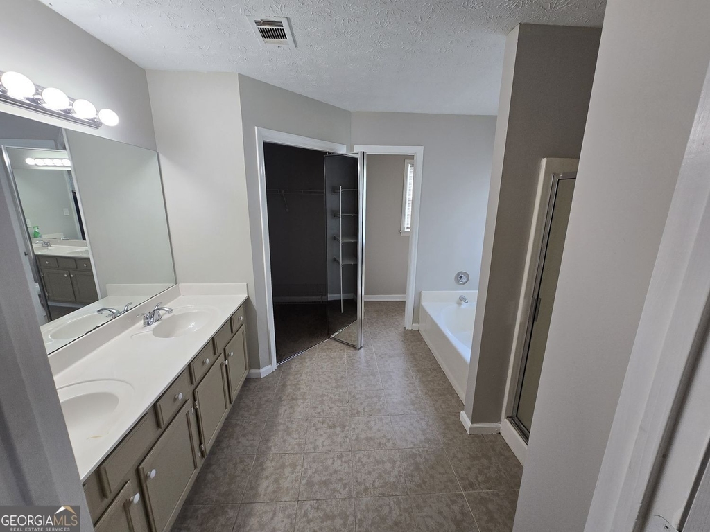 724 Jamie Way Ne - Photo 3