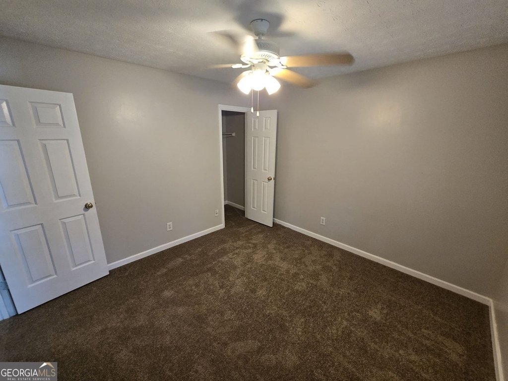 724 Jamie Way Ne - Photo 8