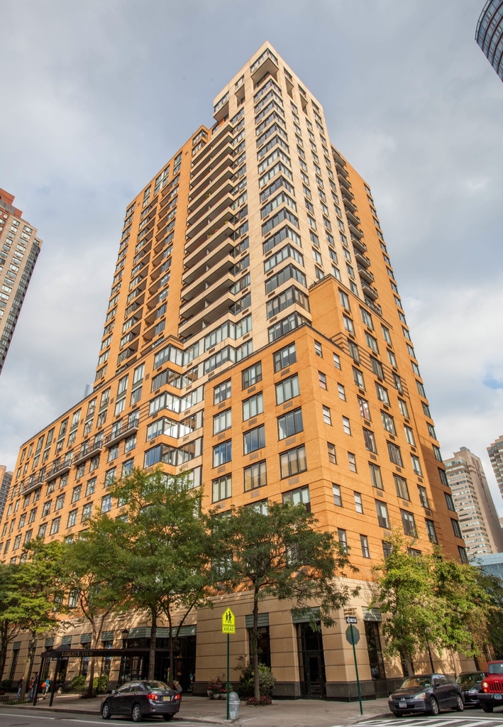  70 Battery Place - Photo 8