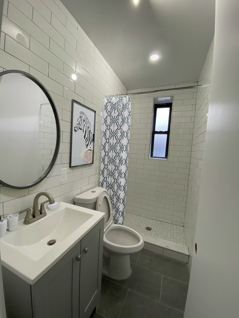 1721 East 8th Street - Photo 8