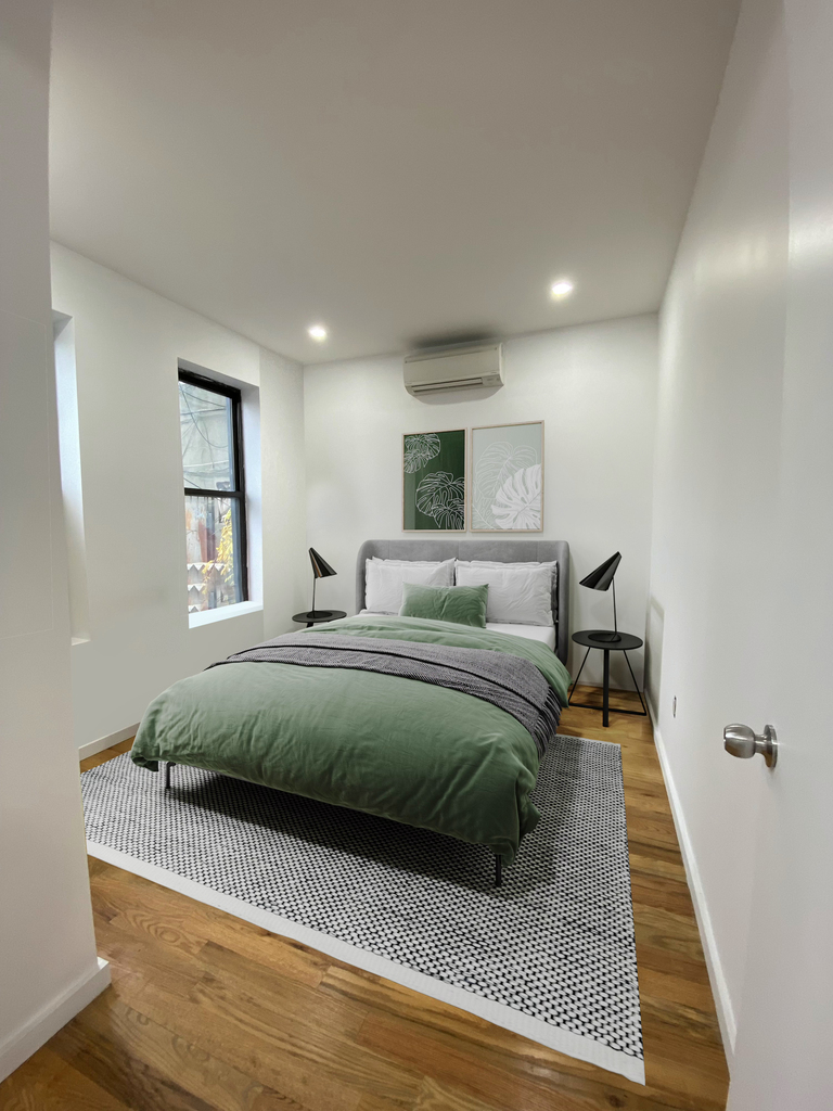 1721 East 8th Street - Photo 2