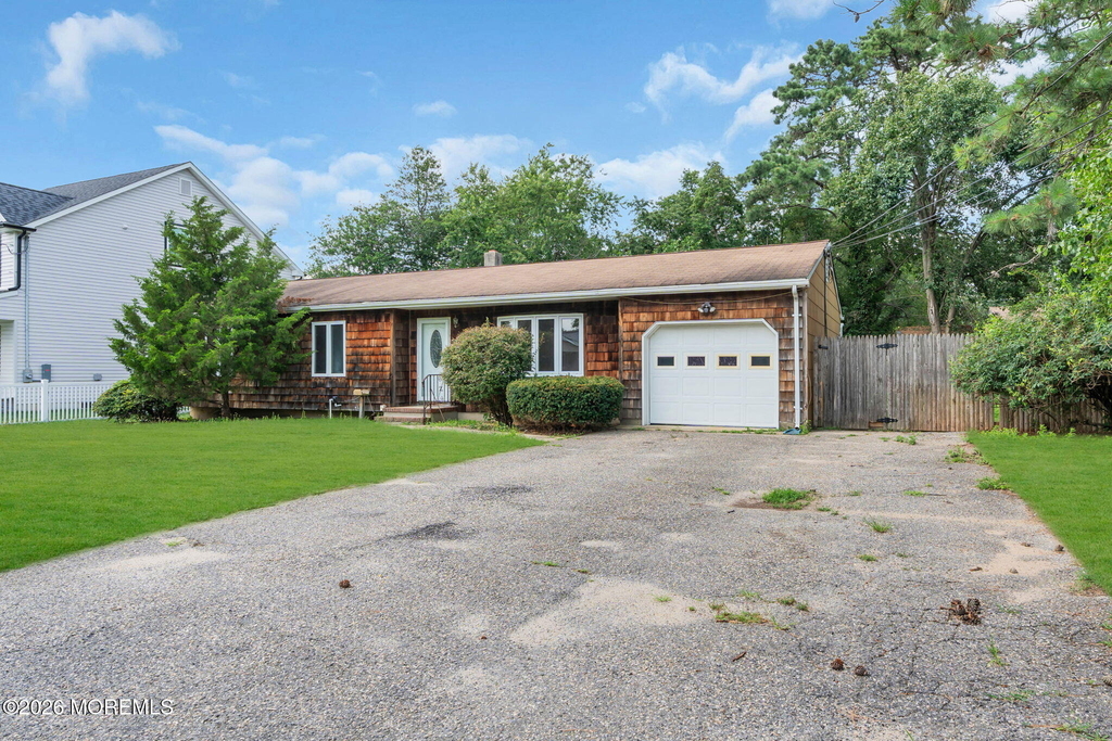 809 Commonwealth Boulevard - Photo 2
