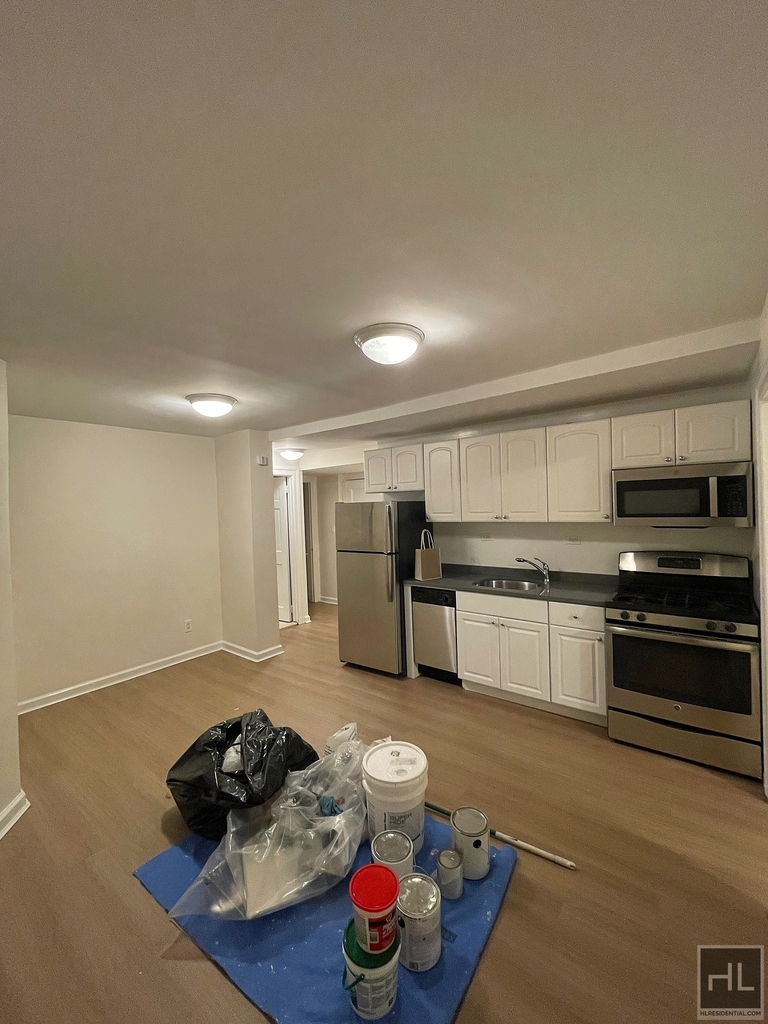East 84 Street - Photo 0