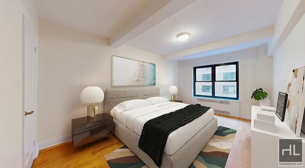 East 56 Street - Photo 1