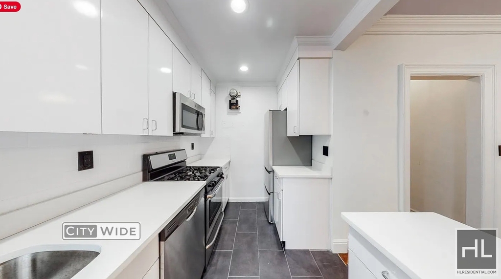 West 12 Street - Photo 3