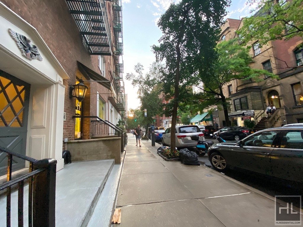 West 73 Street - Photo 5