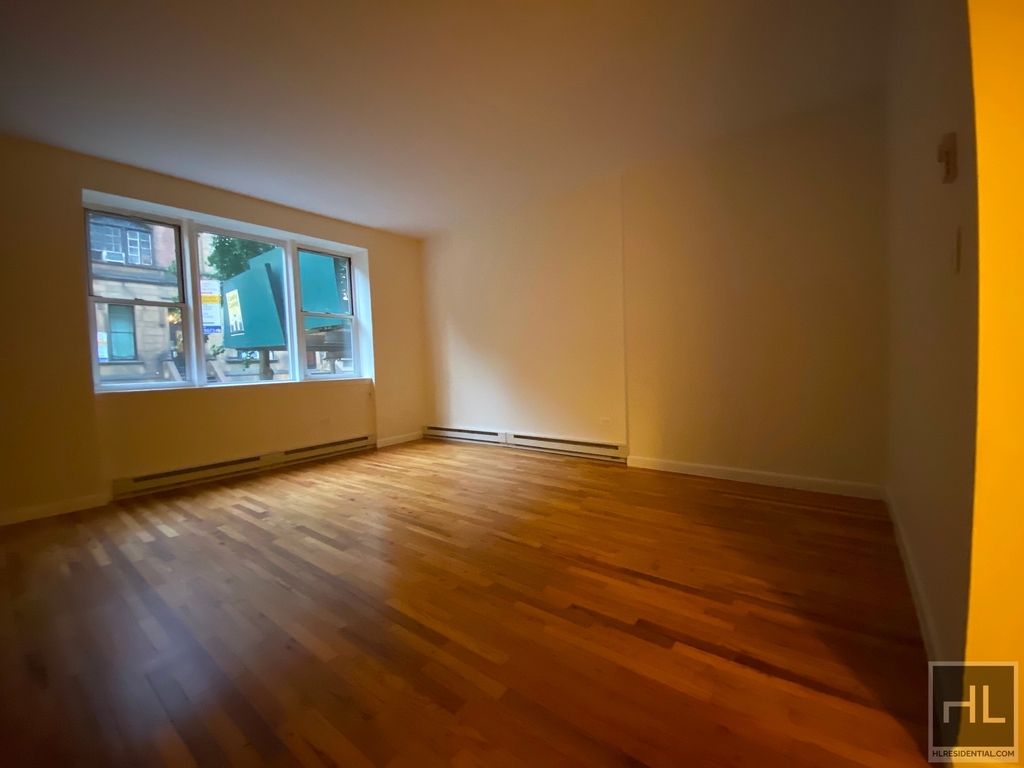 West 73 Street - Photo 0