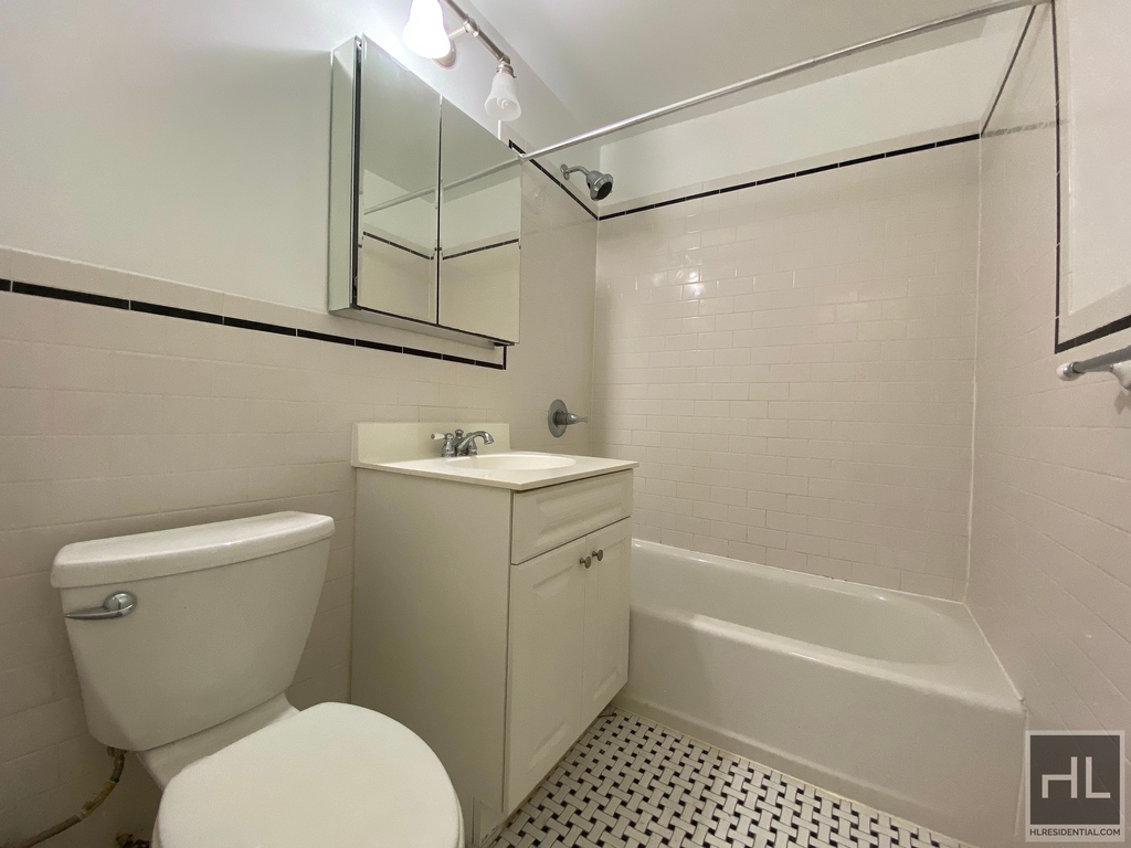 West 73 Street - Photo 3