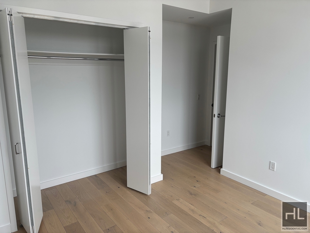 Northern Boulevard - Photo 1