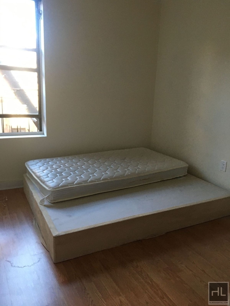 West 187 Street - Photo 2