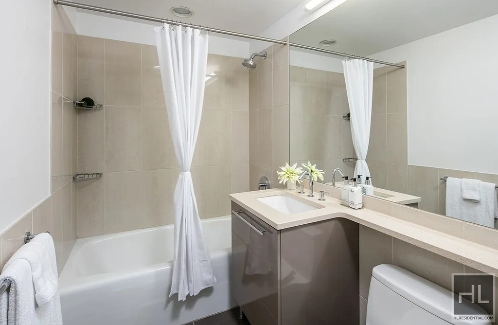 West 93rd Street - Photo 2