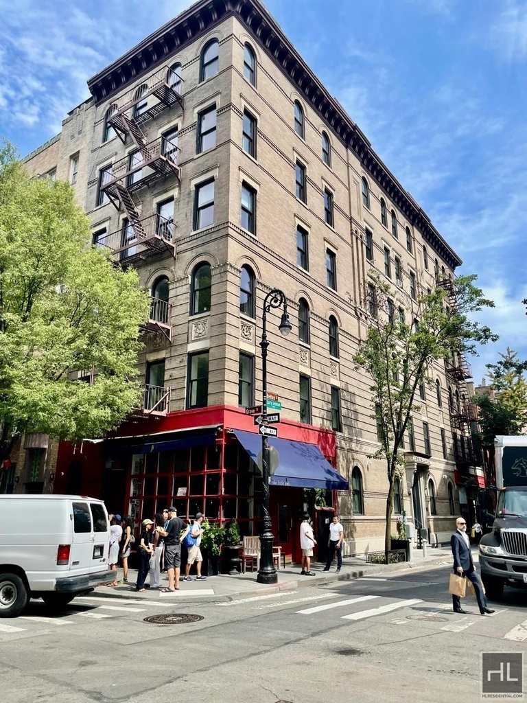 Leroy Street - Photo 10