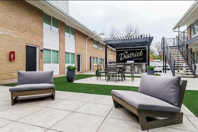 425 N Rosemont Avenue - Photo 2
