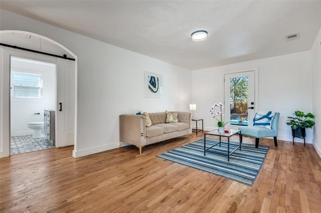 927 S Franklin Street - Photo 1