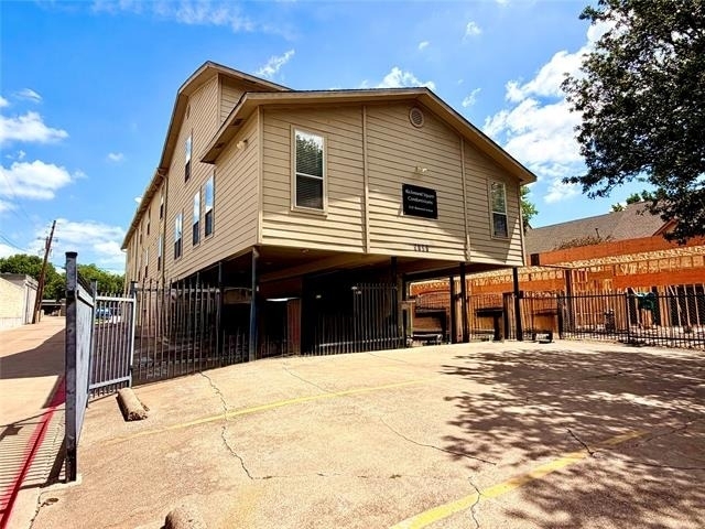 5727 Richmond Avenue - Photo 0