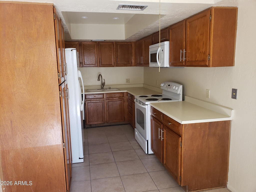 1536 S River Drive E - Photo 5