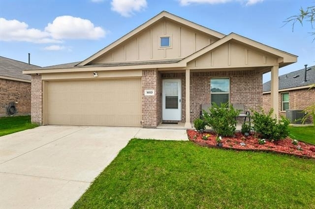 1653 Bluff View Drive - Photo 0