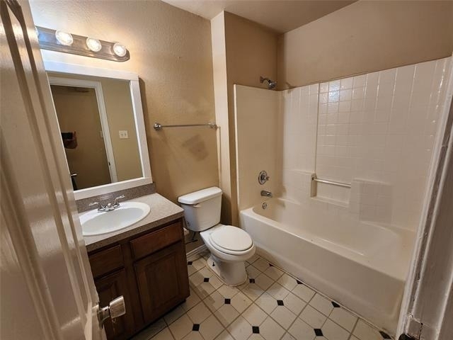 939 Baker Street - Photo 13