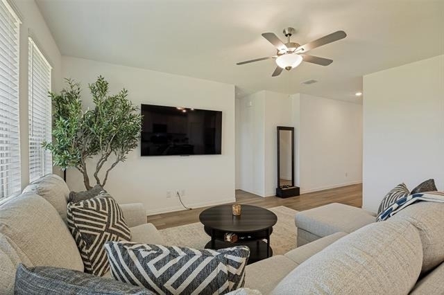 328 Ardsley Lane - Photo 3