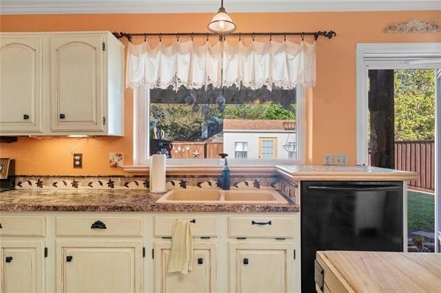 1003 Ashby Drive - Photo 10