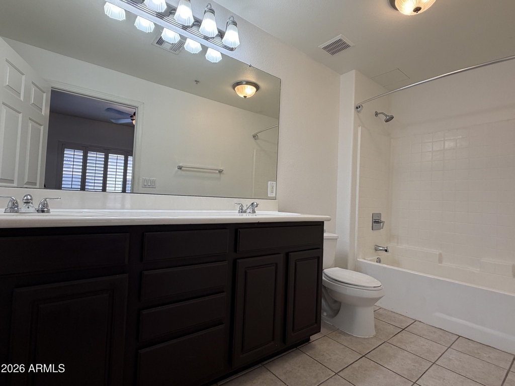 920 E Devonshire Avenue - Photo 9