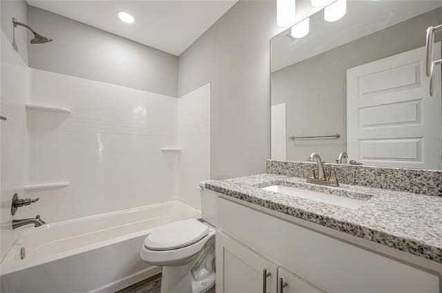 907 W Collins Street - Photo 14