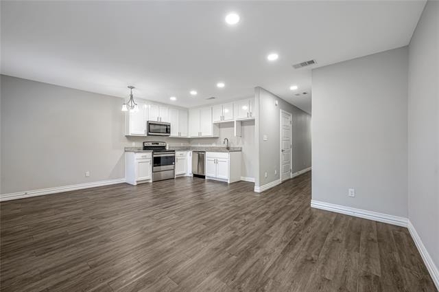 907 W Collins Street - Photo 4