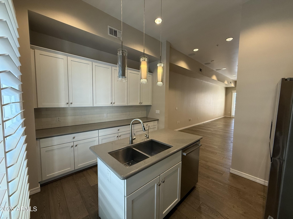 421 W 6th Street - Photo 8