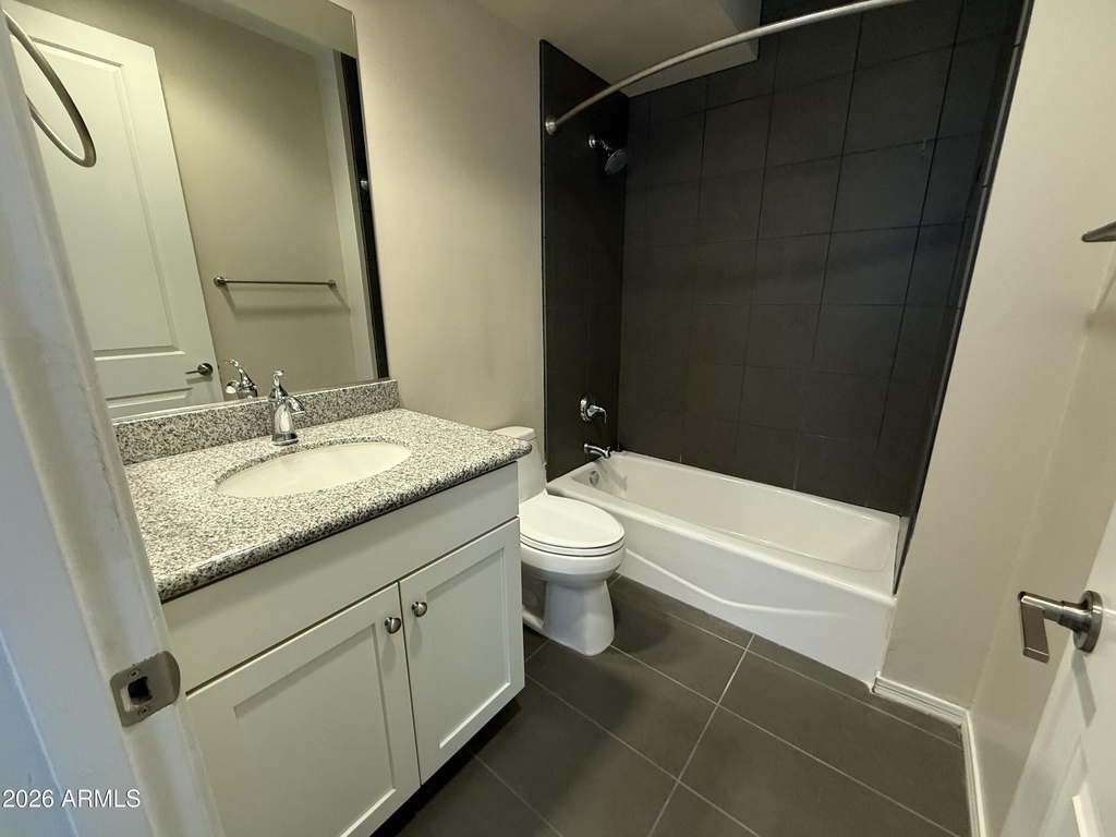 421 W 6th Street - Photo 19