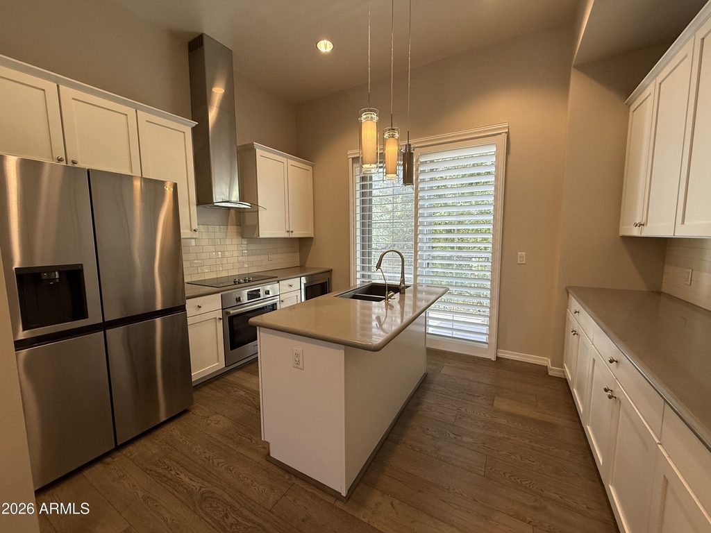 421 W 6th Street - Photo 6