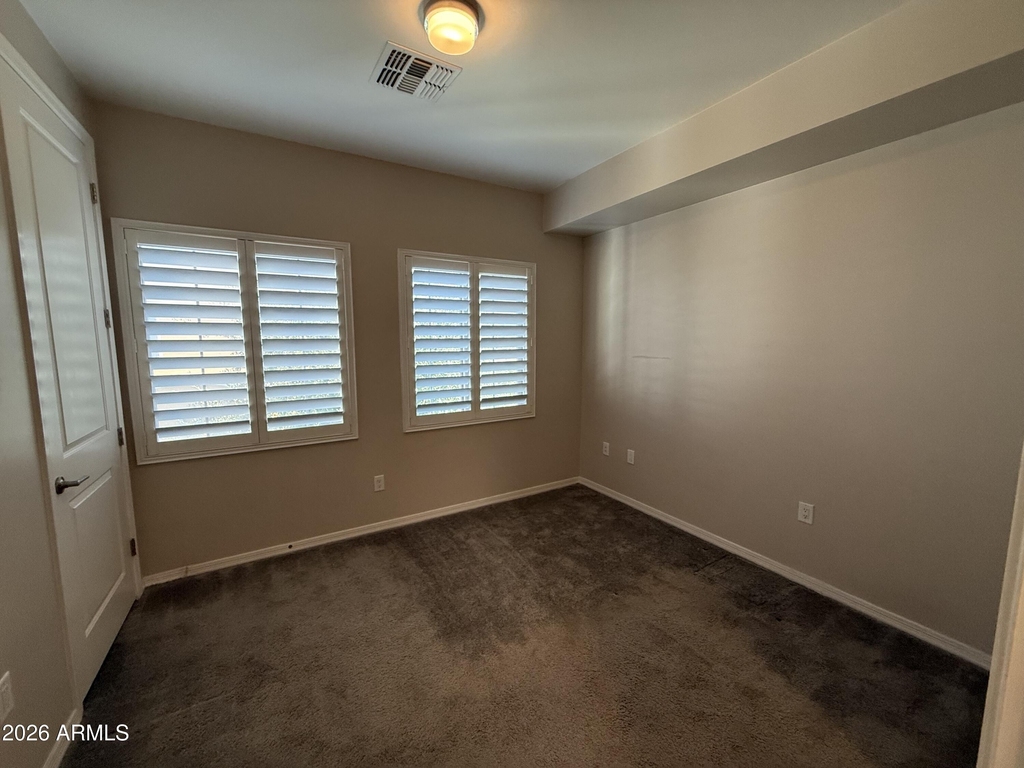 421 W 6th Street - Photo 17