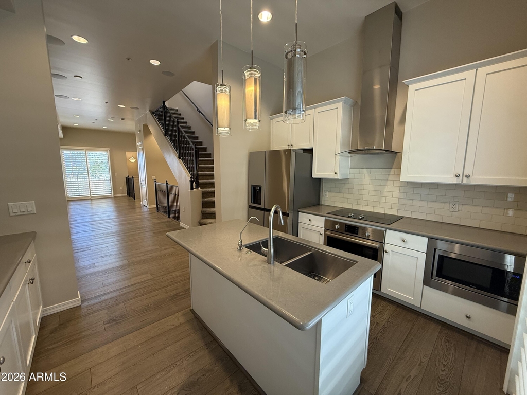 421 W 6th Street - Photo 7