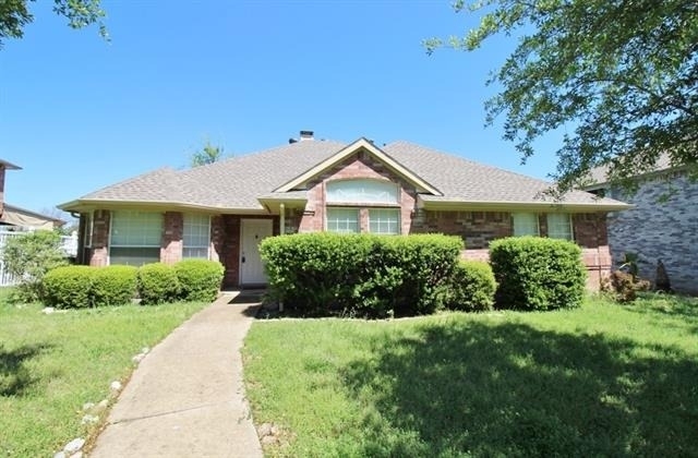 809 Foxwood Lane - Photo 0