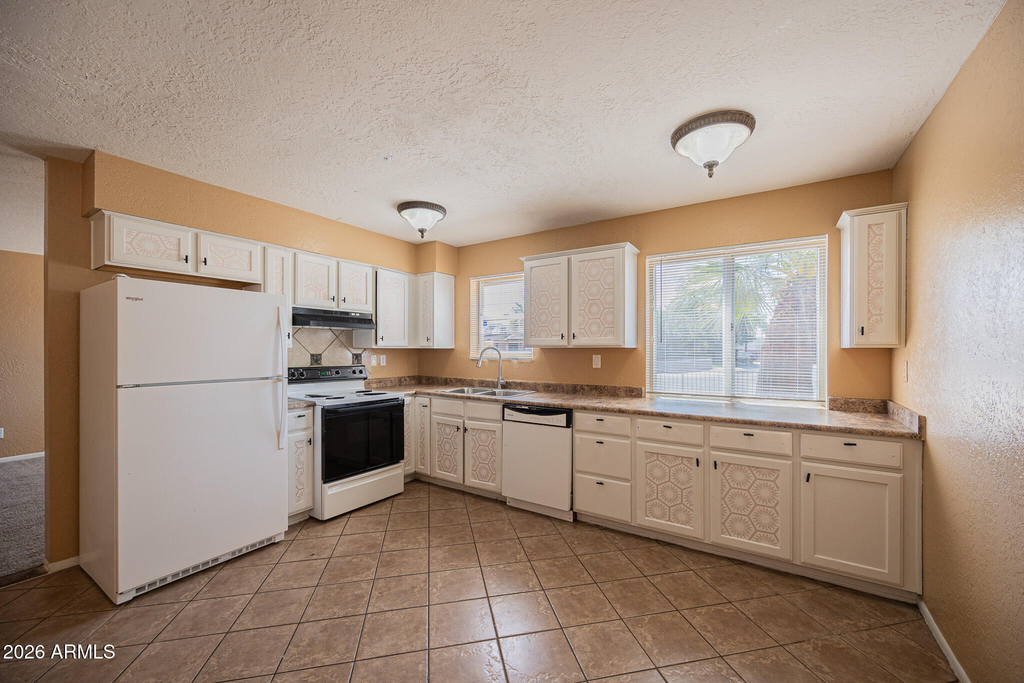 2130 W Cortez Avenue - Photo 10