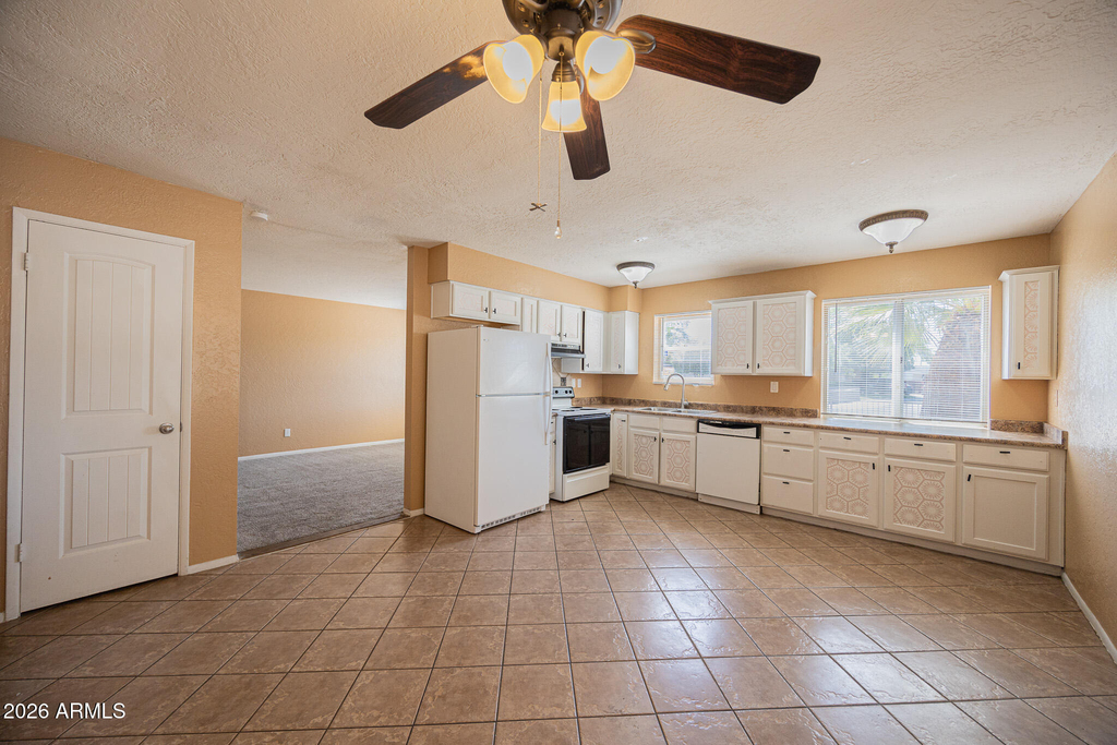 2130 W Cortez Avenue - Photo 9
