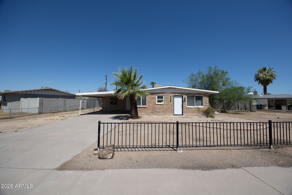 2130 W Cortez Avenue - Photo 1