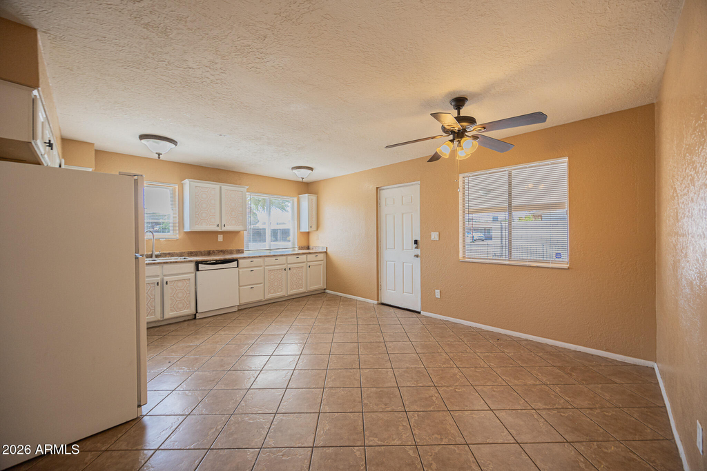 2130 W Cortez Avenue - Photo 8