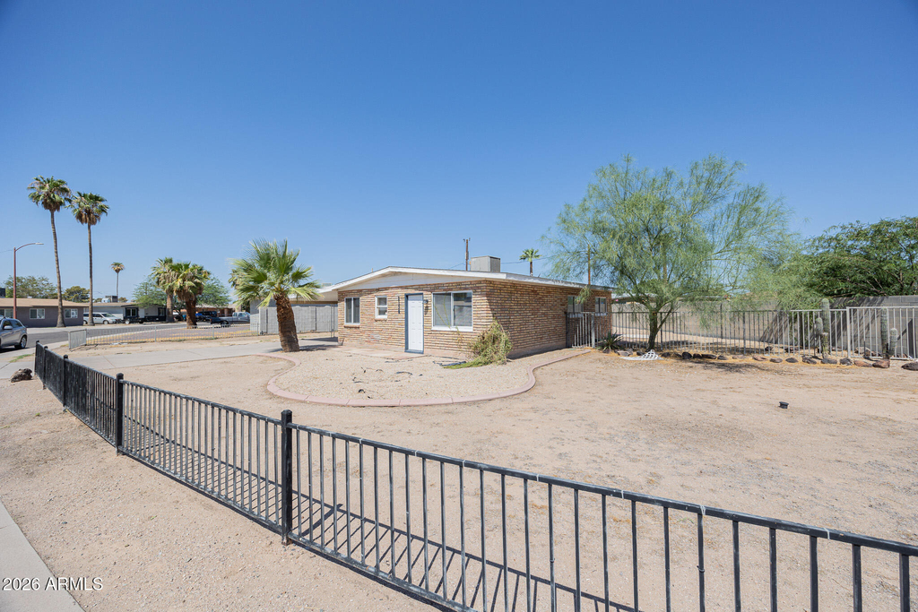 2130 W Cortez Avenue - Photo 3