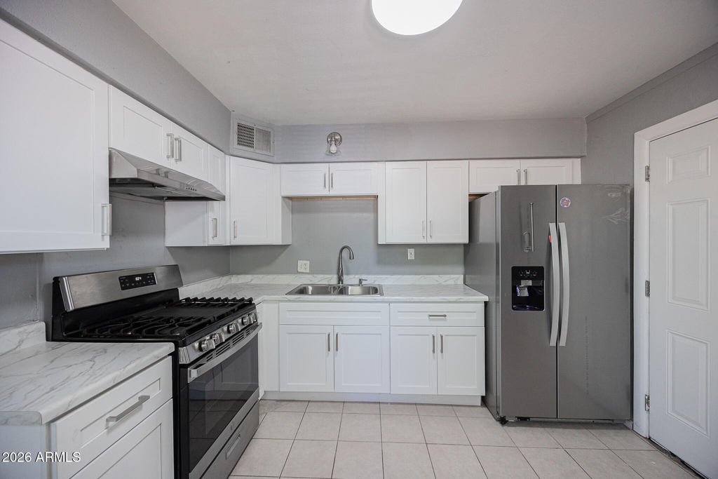 1721 E Sheridan Street - Photo 7