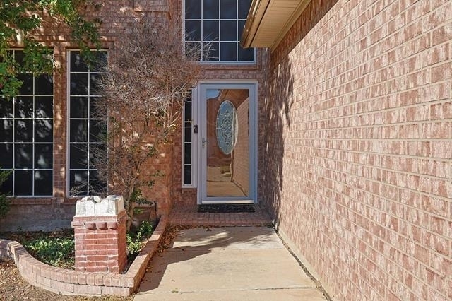 8837 Sunset Trace Drive - Photo 2