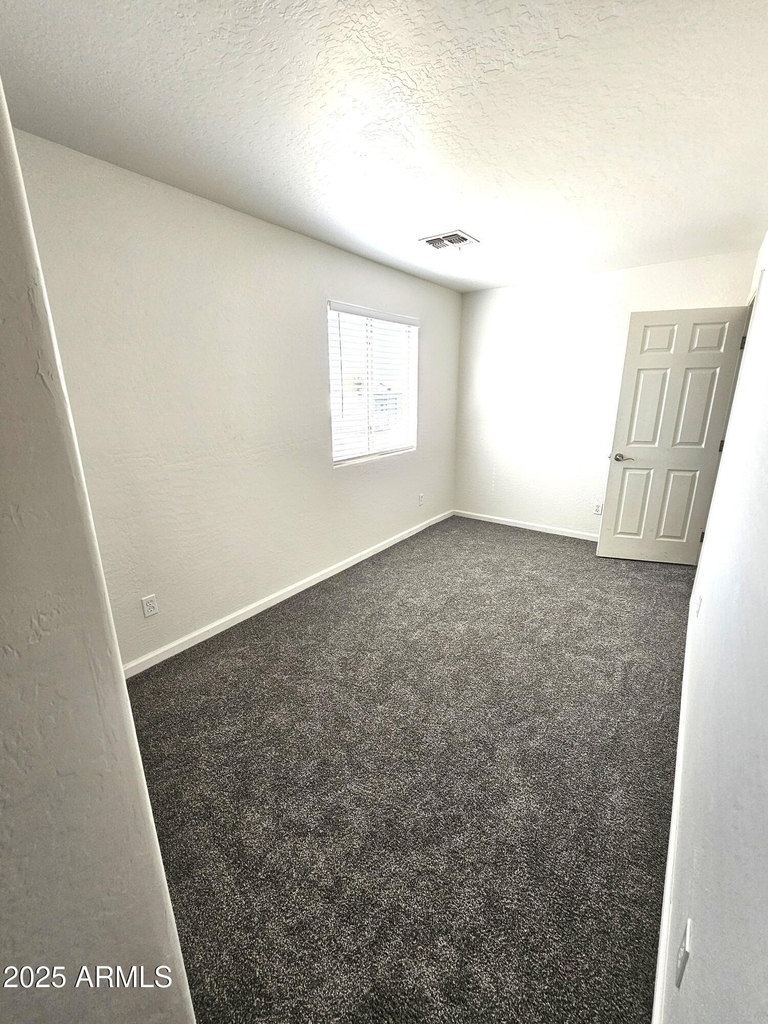 1429 S 15th Avenue - Photo 5