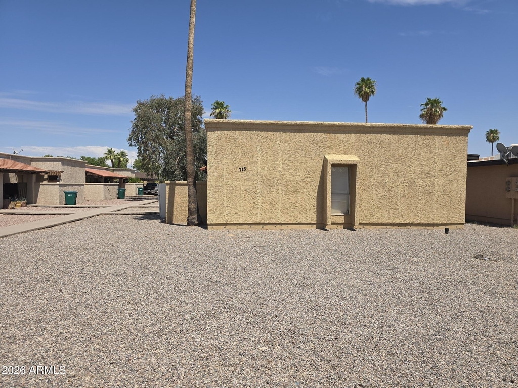 715 N Arrowhead Drive - Photo 0